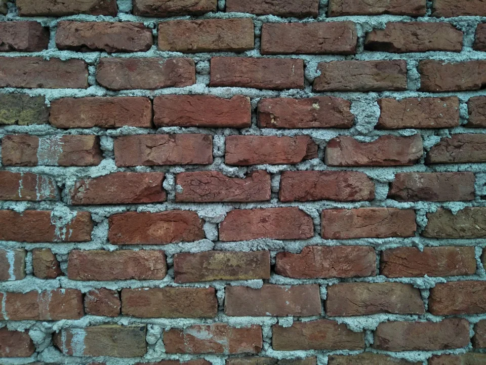 Gạch ống, gạch thẻ, xi măng, cát đá